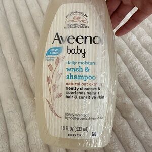 Aveeno Baby Daily Moisture Gentle Body Wash & Shampoo with Oat Extract